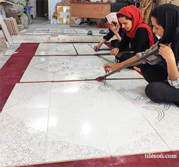 تولید و ساخت کاشی دست ساز سوسن