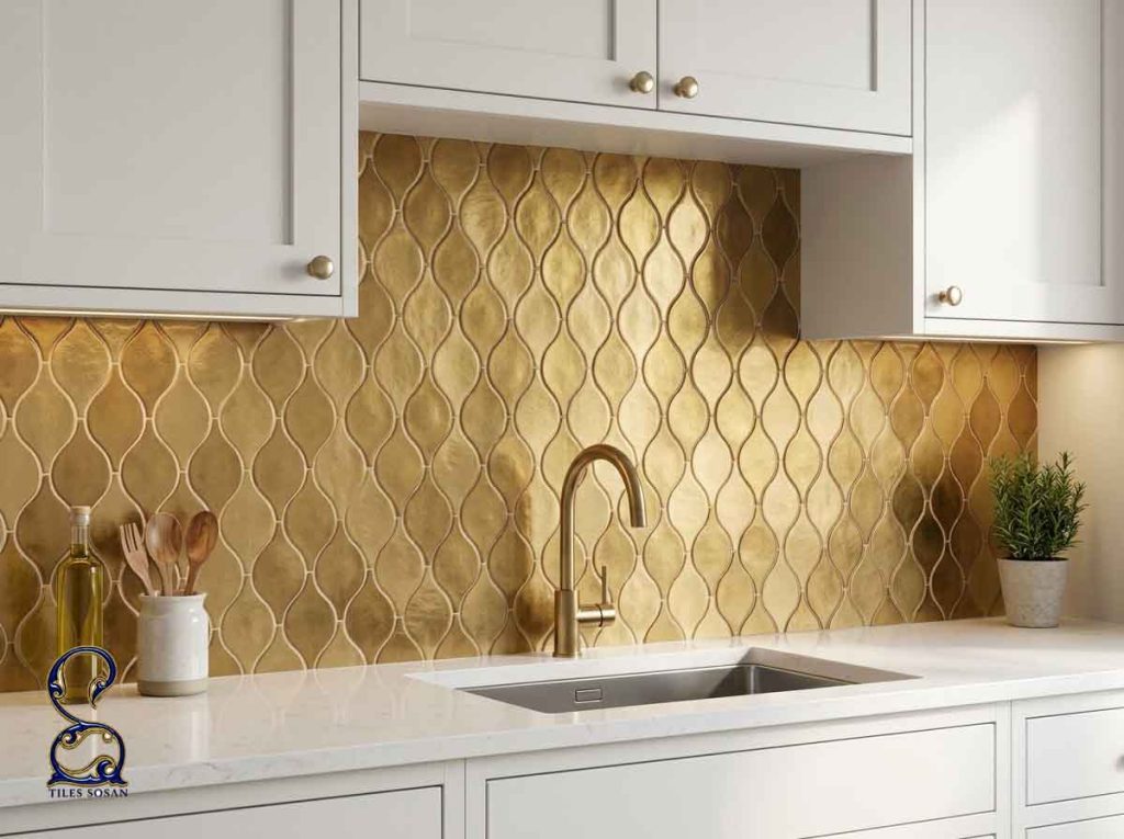 کاشی بین کابینتی طلایی برای کابینت سفید